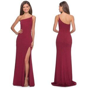 LA FEMME One-Shoulder Jersey Gown in Burgundy Size US 6